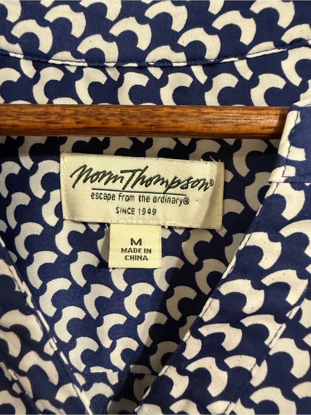 Norm Thompson Blue White Geometric Print Long Sleeve Blouse Top Medium - Picture 2 of 10